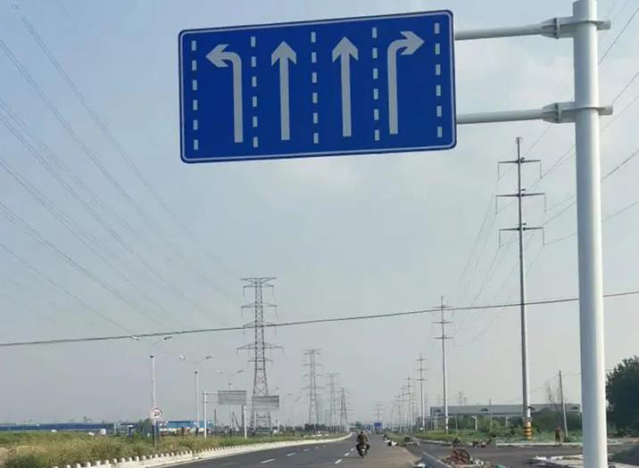 交通標(biāo)志桿,F型交通懸臂桿